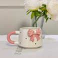 Pembe Fiyonk Kabartmalı Mug