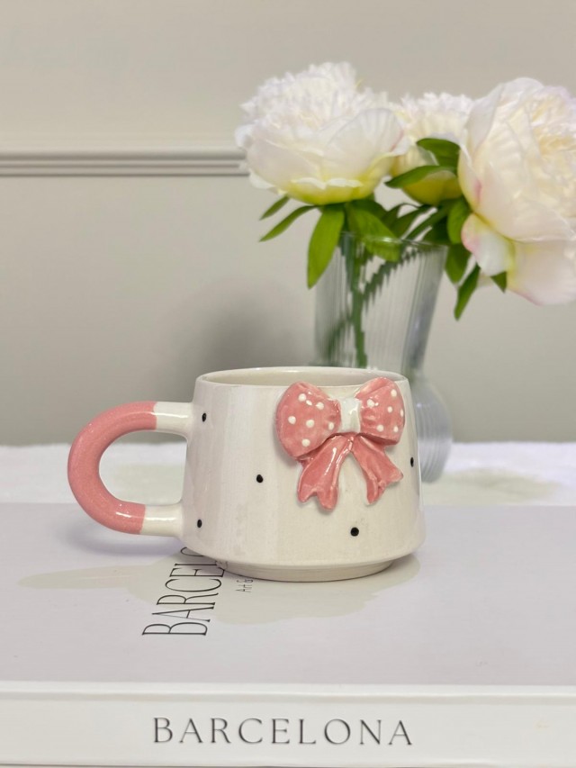 Pembe Fiyonk Kabartmalı Mug