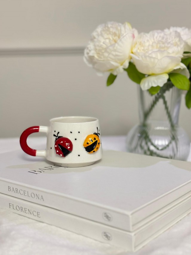 Uğur Böceği Kabartmalı Mug