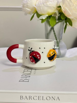 Uğur Böceği Kabartmalı Mug