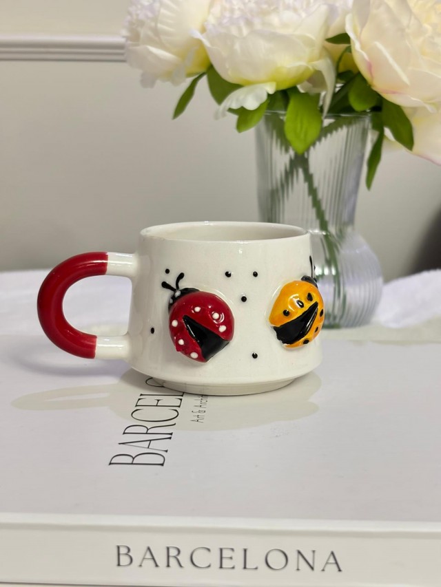 Uğur Böceği Kabartmalı Mug